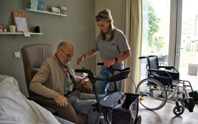 Guus zet hospice in zonnetje